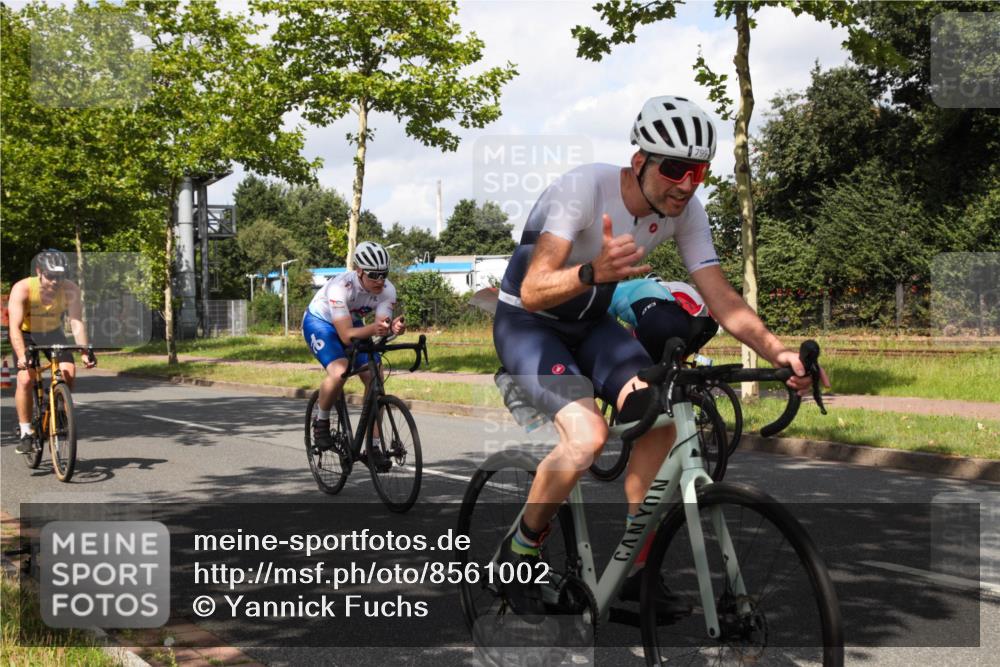 10.08.2025 - GEWOBA Citytriathlon Bremen Yannick Fuchs http://msf.ph/oto/8561002 10.08.2025 12:12:03 Radfahren 576, 605, 667, 699, 702, 799, 816, 907, 1003 meine-sportfotos.de