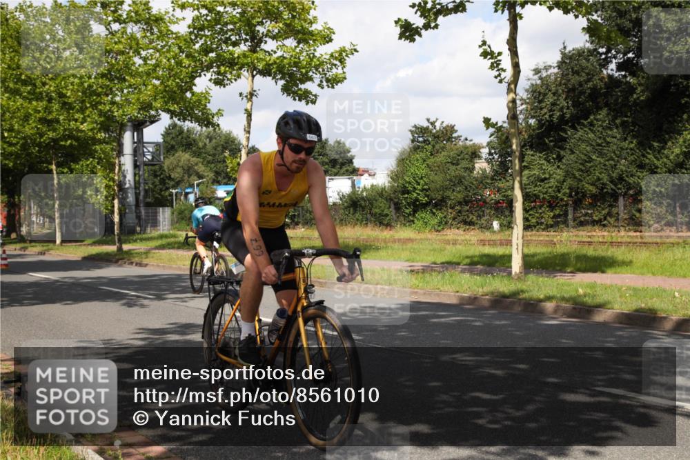 10.08.2025 - GEWOBA Citytriathlon Bremen Yannick Fuchs http://msf.ph/oto/8561010 10.08.2025 12:12:03 Radfahren 576, 605, 667, 699, 702, 799, 816, 907, 1003 meine-sportfotos.de