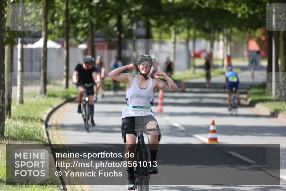 10.08.2025 - GEWOBA Citytriathlon Bremen Yannick Fuchs http://msf.ph/oto/8561013 10.08.2025 14:20:52 Radfahren 11, 19, 56, 61, 69, 73, 110, 142, 145, 157, 191, 216, 229, 266, 272, 281, 312 meine-sportfotos.de