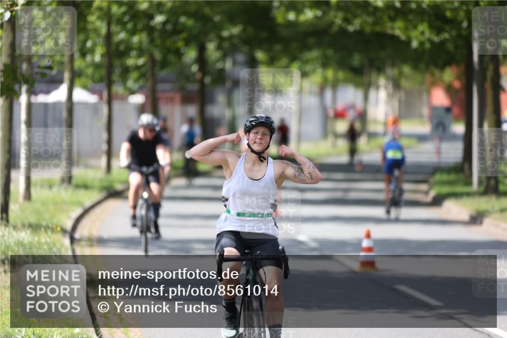 10.08.2025 - GEWOBA Citytriathlon Bremen Yannick Fuchs http://msf.ph/oto/8561014 10.08.2025 14:20:52 Radfahren 11, 19, 56, 61, 69, 73, 110, 142, 145, 157, 191, 216, 229, 266, 272, 281, 312 meine-sportfotos.de