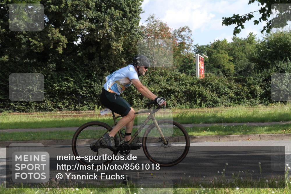 10.08.2025 - GEWOBA Citytriathlon Bremen Yannick Fuchs http://msf.ph/oto/8561018 10.08.2025 10:39:18 Radfahren 35, 107, 111, 165, 215, 233, 440, 472, 481 meine-sportfotos.de