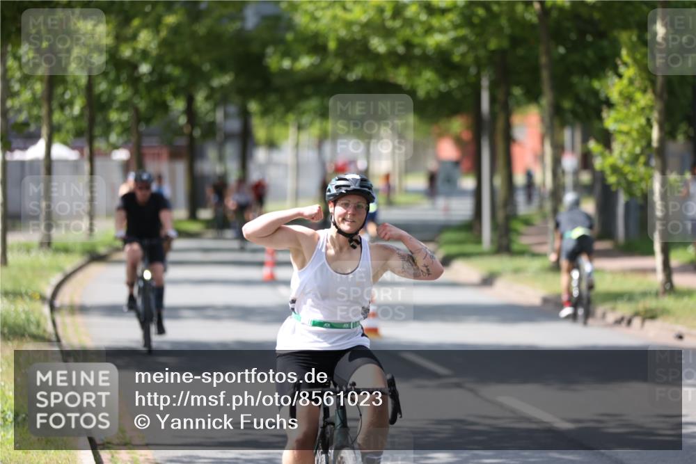10.08.2025 - GEWOBA Citytriathlon Bremen Yannick Fuchs http://msf.ph/oto/8561023 10.08.2025 14:20:53 Radfahren 11, 19, 56, 61, 73, 110, 142, 145, 157, 191, 216, 229, 266, 272, 281, 312 meine-sportfotos.de