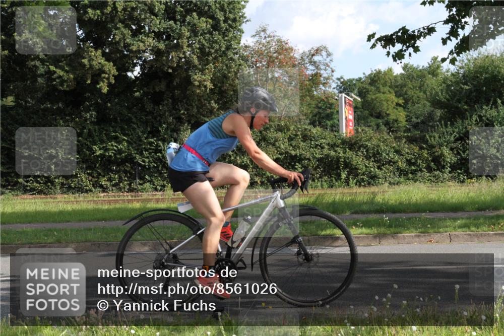 10.08.2025 - GEWOBA Citytriathlon Bremen Yannick Fuchs http://msf.ph/oto/8561026 10.08.2025 10:39:23 Radfahren 35, 95, 107, 165, 185, 215, 233, 436, 440, 453, 481 meine-sportfotos.de