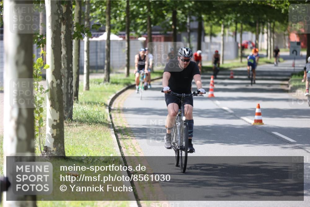 10.08.2025 - GEWOBA Citytriathlon Bremen Yannick Fuchs http://msf.ph/oto/8561030 10.08.2025 14:20:54 Radfahren 19, 56, 61, 73, 110, 142, 145, 157, 191, 216, 229, 266, 272, 281, 312 meine-sportfotos.de