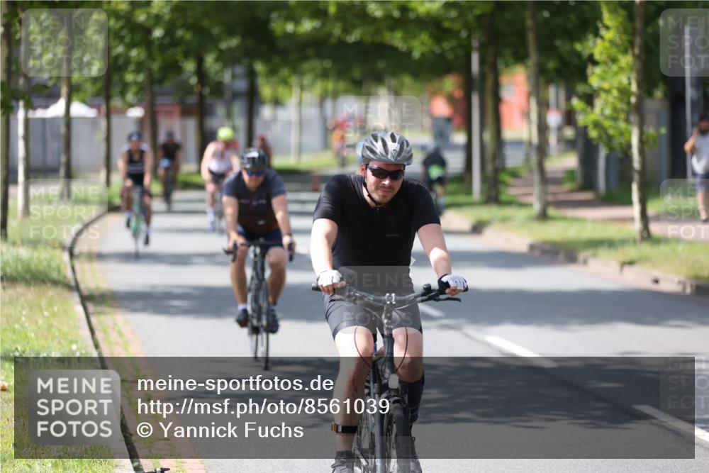 10.08.2025 - GEWOBA Citytriathlon Bremen Yannick Fuchs http://msf.ph/oto/8561039 10.08.2025 14:20:55 Radfahren 19, 56, 61, 73, 110, 142, 145, 157, 191, 216, 266, 272, 281, 312 meine-sportfotos.de