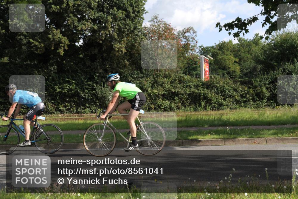 10.08.2025 - GEWOBA Citytriathlon Bremen Yannick Fuchs http://msf.ph/oto/8561041 10.08.2025 10:39:25 Radfahren 35, 95, 107, 165, 185, 215, 233, 374, 435, 436, 440, 453, 481 meine-sportfotos.de