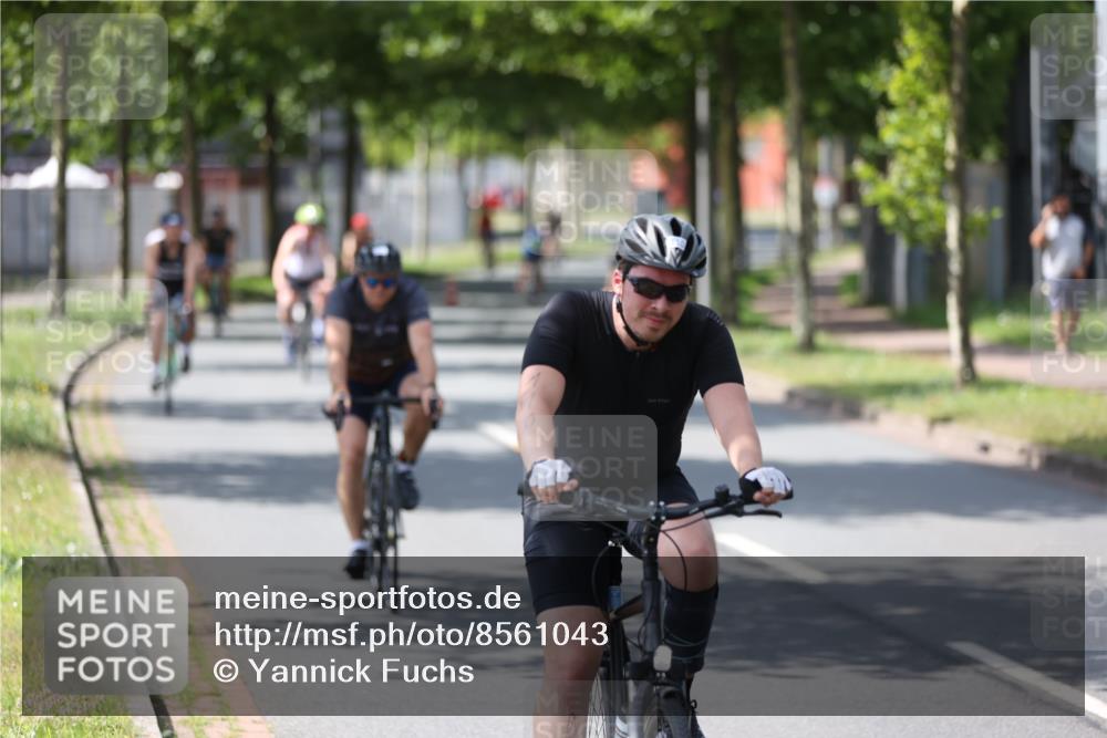 10.08.2025 - GEWOBA Citytriathlon Bremen Yannick Fuchs http://msf.ph/oto/8561043 10.08.2025 14:20:55 Radfahren 19, 56, 61, 73, 110, 142, 145, 157, 191, 216, 266, 272, 281, 312 meine-sportfotos.de