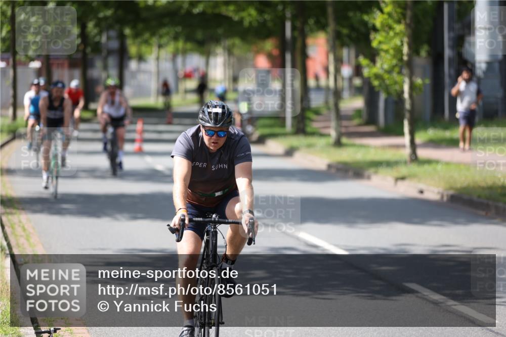 10.08.2025 - GEWOBA Citytriathlon Bremen Yannick Fuchs http://msf.ph/oto/8561051 10.08.2025 14:20:56 Radfahren 19, 56, 61, 73, 110, 142, 145, 157, 191, 216, 266, 272, 281, 312 meine-sportfotos.de