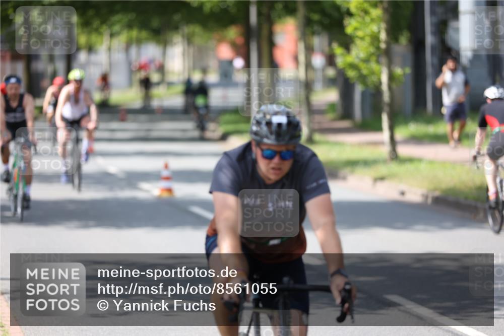 10.08.2025 - GEWOBA Citytriathlon Bremen Yannick Fuchs http://msf.ph/oto/8561055 10.08.2025 14:20:57 Radfahren 19, 56, 61, 73, 110, 142, 145, 157, 191, 266, 272, 281, 312 meine-sportfotos.de