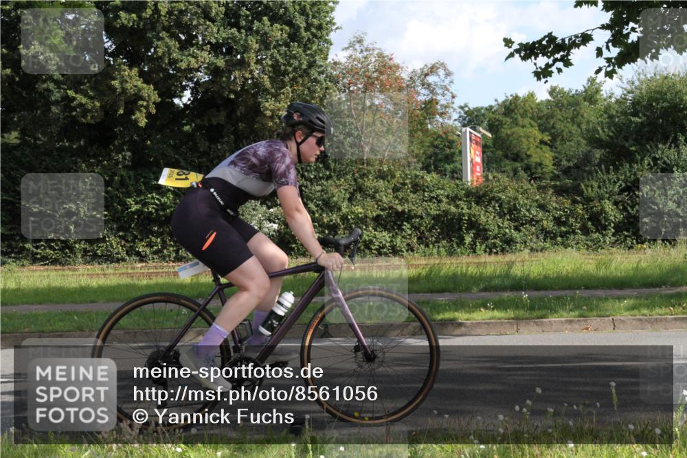 10.08.2025 - GEWOBA Citytriathlon Bremen Yannick Fuchs http://msf.ph/oto/8561056 10.08.2025 10:39:28 Radfahren 35, 59, 87, 95, 107, 165, 185, 215, 221, 233, 374, 435, 436, 440, 453, 481 meine-sportfotos.de