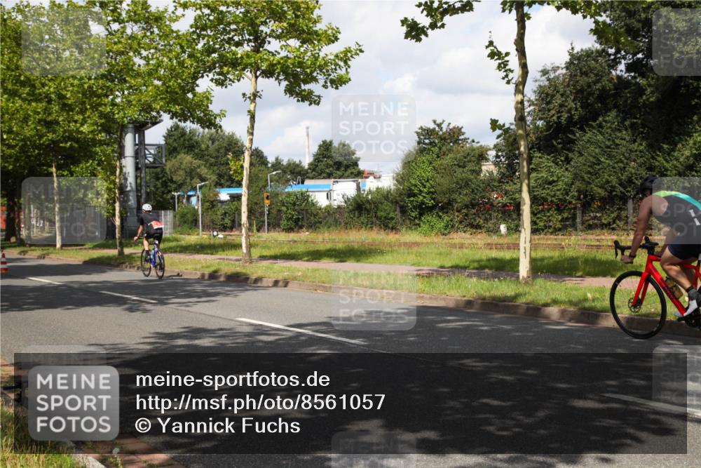 10.08.2025 - GEWOBA Citytriathlon Bremen Yannick Fuchs http://msf.ph/oto/8561057 10.08.2025 12:12:42 Radfahren 640, 692, 769, 771, 851, 885, 1012 meine-sportfotos.de
