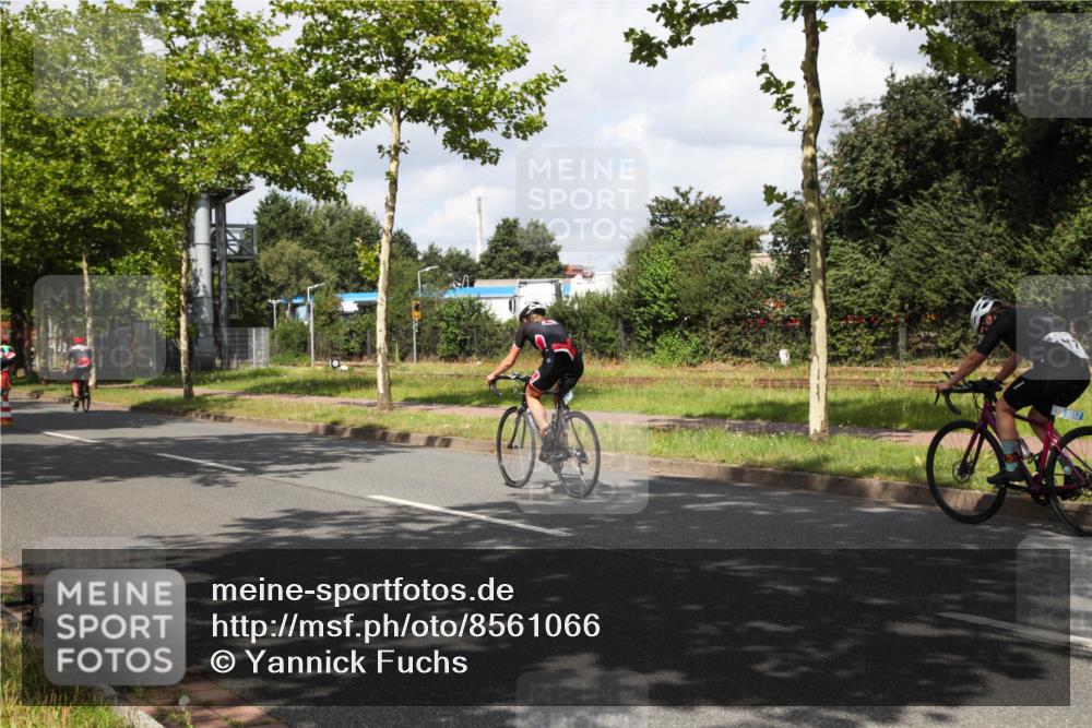 10.08.2025 - GEWOBA Citytriathlon Bremen Yannick Fuchs http://msf.ph/oto/8561066 10.08.2025 12:12:46 Radfahren 640, 692, 769, 771, 851, 884, 885, 960, 1012 meine-sportfotos.de
