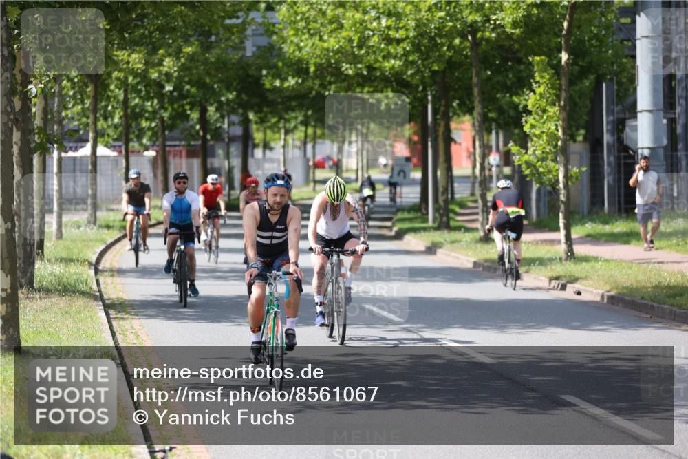 10.08.2025 - GEWOBA Citytriathlon Bremen Yannick Fuchs http://msf.ph/oto/8561067 10.08.2025 14:20:58 Radfahren 19, 56, 61, 73, 110, 142, 145, 157, 191, 266, 272, 312 meine-sportfotos.de