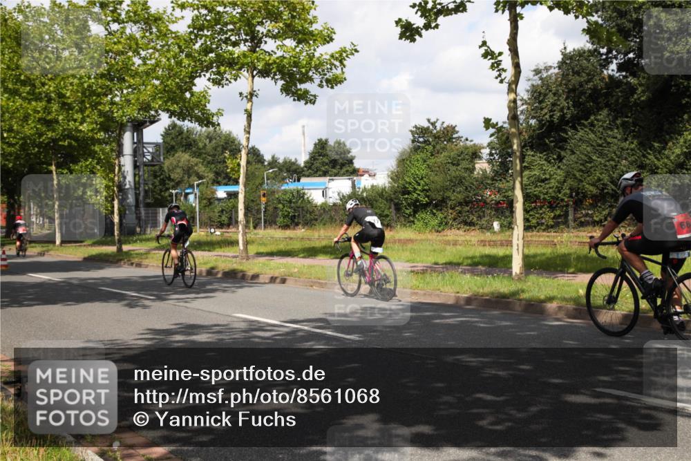 10.08.2025 - GEWOBA Citytriathlon Bremen Yannick Fuchs http://msf.ph/oto/8561068 10.08.2025 12:12:46 Radfahren 640, 692, 769, 771, 851, 884, 885, 960, 1012 meine-sportfotos.de