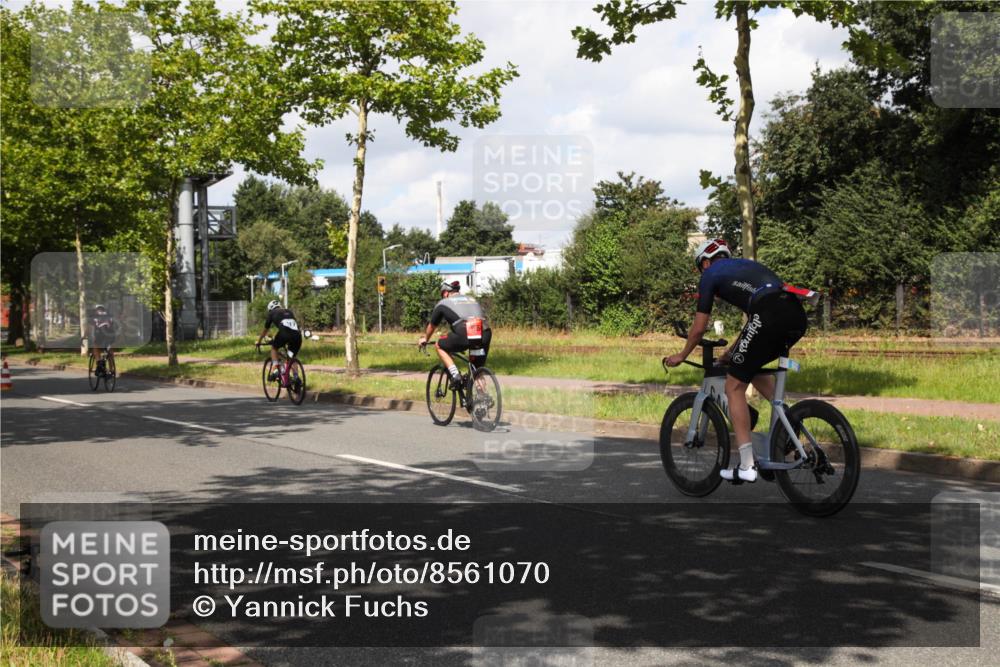 10.08.2025 - GEWOBA Citytriathlon Bremen Yannick Fuchs http://msf.ph/oto/8561070 10.08.2025 12:12:47 Radfahren 640, 692, 745, 771, 851, 884, 885, 960, 1012 meine-sportfotos.de