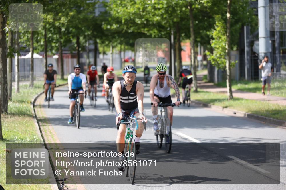 10.08.2025 - GEWOBA Citytriathlon Bremen Yannick Fuchs http://msf.ph/oto/8561071 10.08.2025 14:20:59 Radfahren 19, 56, 61, 73, 110, 142, 145, 157, 191, 266, 272, 312 meine-sportfotos.de