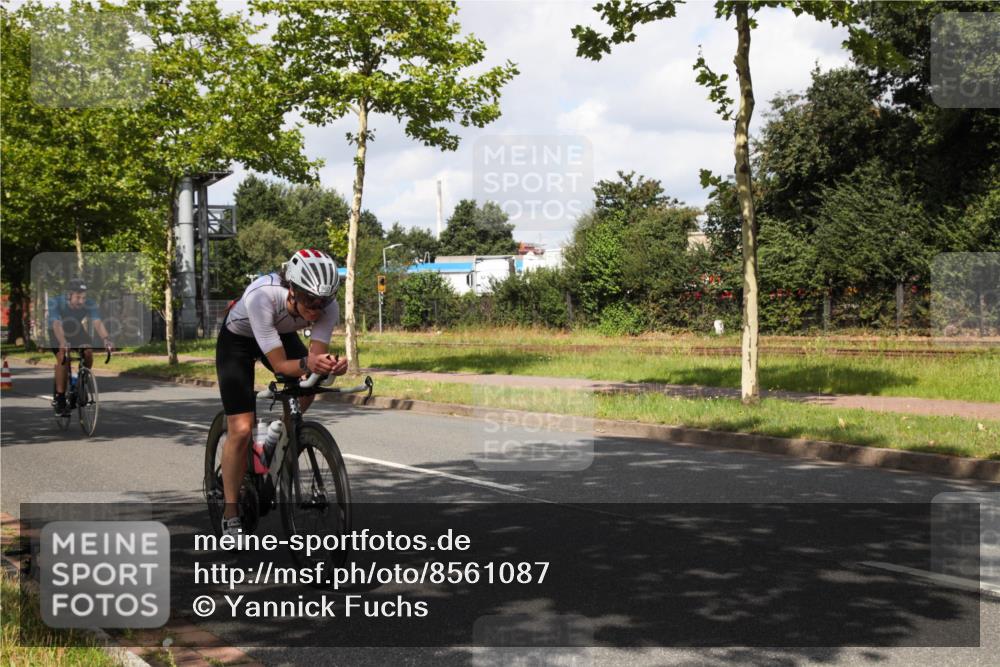 10.08.2025 - GEWOBA Citytriathlon Bremen Yannick Fuchs http://msf.ph/oto/8561087 10.08.2025 12:12:59 Radfahren 640, 675, 745, 767, 771, 884, 885, 960 meine-sportfotos.de