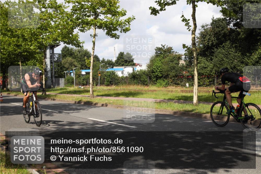 10.08.2025 - GEWOBA Citytriathlon Bremen Yannick Fuchs http://msf.ph/oto/8561090 10.08.2025 12:13:02 Radfahren 675, 745, 767, 771, 884, 960, 1013 meine-sportfotos.de
