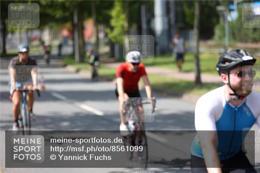10.08.2025 - GEWOBA Citytriathlon Bremen Yannick Fuchs http://msf.ph/oto/8561099 10.08.2025 14:21:02 Radfahren 6, 19, 56, 61, 73, 110, 142, 145, 157, 191, 266 meine-sportfotos.de