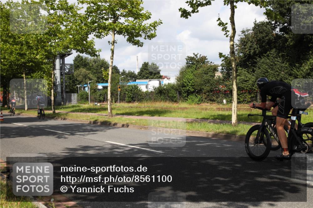 10.08.2025 - GEWOBA Citytriathlon Bremen Yannick Fuchs http://msf.ph/oto/8561100 10.08.2025 12:13:06 Radfahren 675, 745, 760, 767, 771, 884, 960, 1013, 1026 meine-sportfotos.de