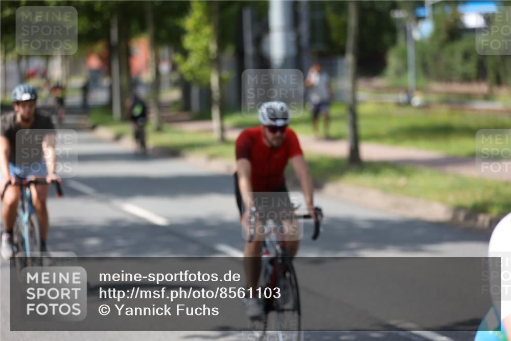10.08.2025 - GEWOBA Citytriathlon Bremen Yannick Fuchs http://msf.ph/oto/8561103 10.08.2025 14:21:02 Radfahren 6, 19, 56, 61, 73, 110, 142, 145, 157, 191, 266 meine-sportfotos.de