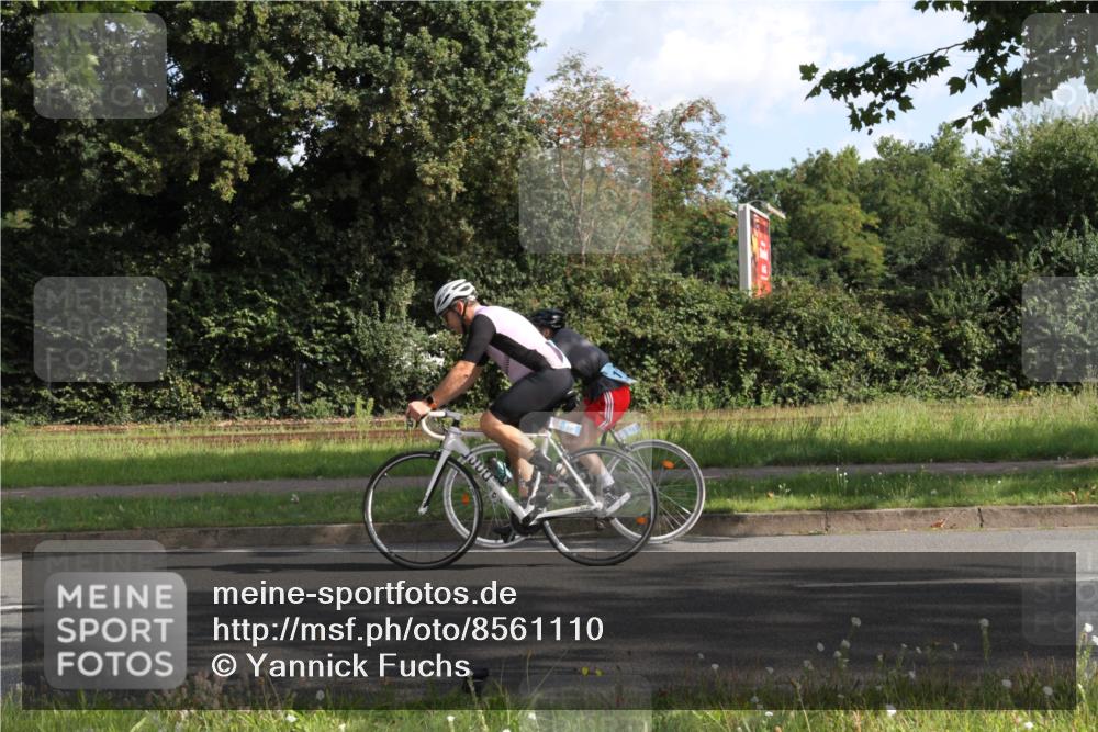 10.08.2025 - GEWOBA Citytriathlon Bremen Yannick Fuchs http://msf.ph/oto/8561110 10.08.2025 10:39:33 Radfahren 59, 87, 95, 185, 193, 201, 209, 221, 233, 374, 435, 436, 440, 453, 481 meine-sportfotos.de