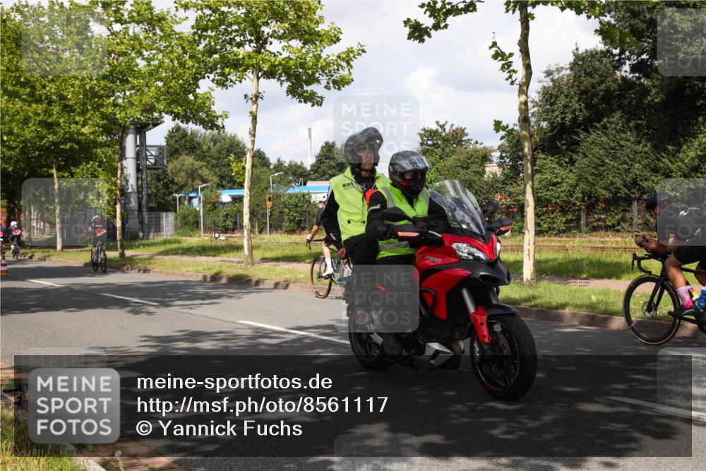 10.08.2025 - GEWOBA Citytriathlon Bremen Yannick Fuchs http://msf.ph/oto/8561117 10.08.2025 12:13:17 Radfahren 760, 774, 1013, 1026 meine-sportfotos.de