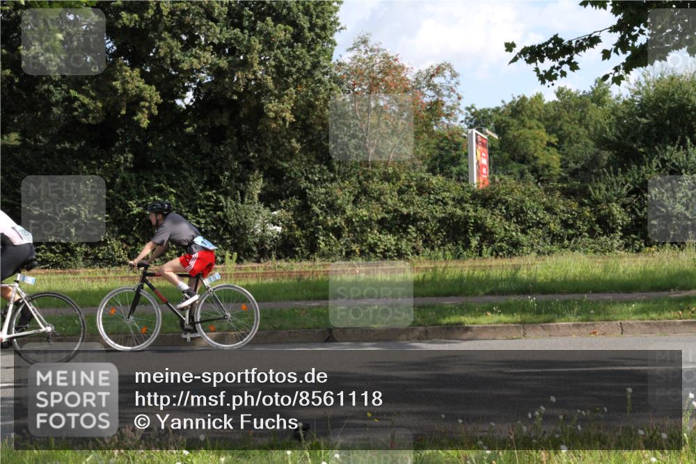 10.08.2025 - GEWOBA Citytriathlon Bremen Yannick Fuchs http://msf.ph/oto/8561118 10.08.2025 10:39:34 Radfahren 59, 87, 95, 185, 193, 201, 209, 221, 233, 374, 435, 436, 440, 453, 481 meine-sportfotos.de