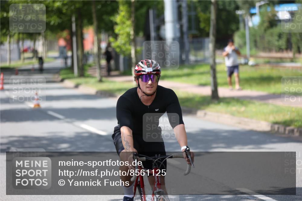 10.08.2025 - GEWOBA Citytriathlon Bremen Yannick Fuchs http://msf.ph/oto/8561125 10.08.2025 14:21:06 Radfahren 6, 19, 73, 142, 157, 191, 266 meine-sportfotos.de