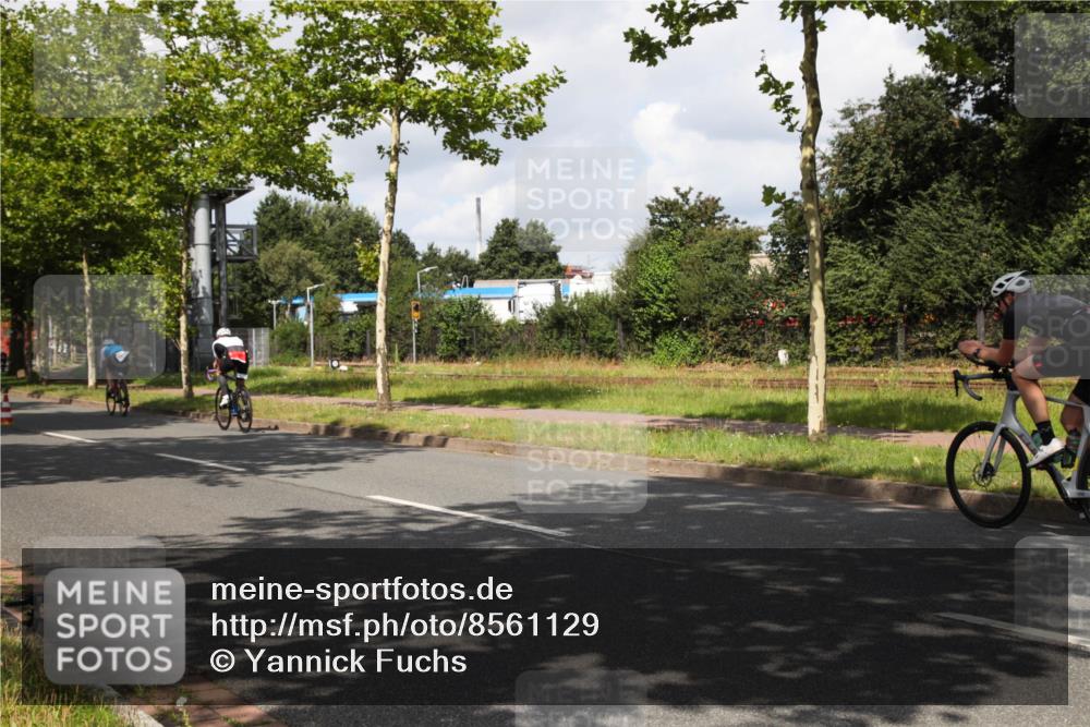 10.08.2025 - GEWOBA Citytriathlon Bremen Yannick Fuchs http://msf.ph/oto/8561129 10.08.2025 12:13:23 Radfahren 649, 760, 774, 1013, 1026 meine-sportfotos.de