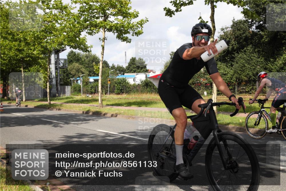10.08.2025 - GEWOBA Citytriathlon Bremen Yannick Fuchs http://msf.ph/oto/8561133 10.08.2025 12:13:26 Radfahren 552, 612, 649, 760, 770, 774, 916, 1013, 1026 meine-sportfotos.de