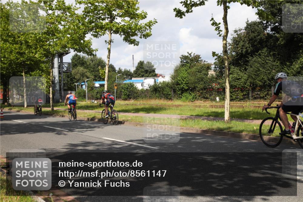 10.08.2025 - GEWOBA Citytriathlon Bremen Yannick Fuchs http://msf.ph/oto/8561147 10.08.2025 12:13:33 Radfahren 552, 612, 649, 664, 770, 774, 823, 916, 1017 meine-sportfotos.de