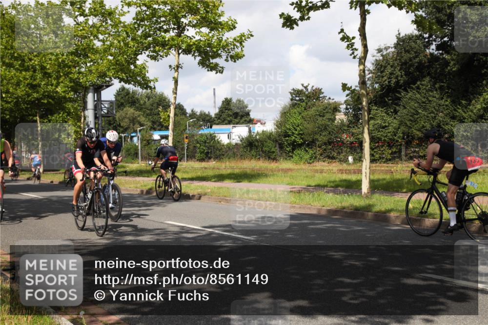 10.08.2025 - GEWOBA Citytriathlon Bremen Yannick Fuchs http://msf.ph/oto/8561149 10.08.2025 12:13:34 Radfahren 552, 612, 649, 664, 770, 774, 776, 823, 916, 1017 meine-sportfotos.de