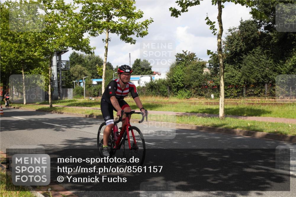 10.08.2025 - GEWOBA Citytriathlon Bremen Yannick Fuchs http://msf.ph/oto/8561157 10.08.2025 12:13:38 Radfahren 552, 612, 621, 649, 664, 770, 774, 776, 823, 916, 1017 meine-sportfotos.de