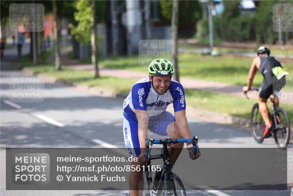 10.08.2025 - GEWOBA Citytriathlon Bremen Yannick Fuchs http://msf.ph/oto/8561165 10.08.2025 14:21:23 Radfahren 6, 177 meine-sportfotos.de