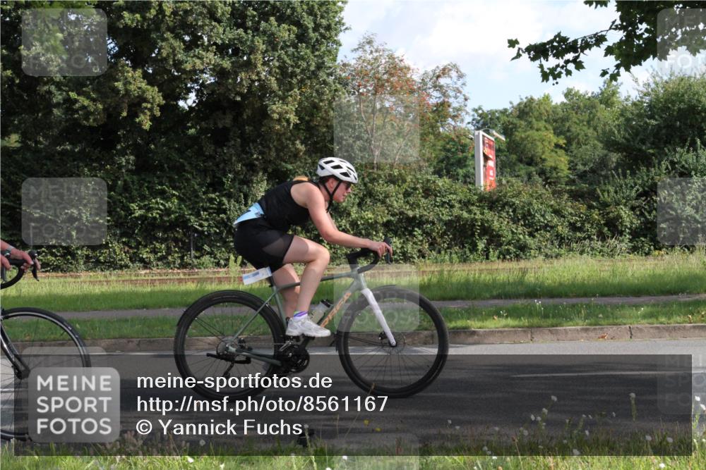 10.08.2025 - GEWOBA Citytriathlon Bremen Yannick Fuchs http://msf.ph/oto/8561167 10.08.2025 10:39:39 Radfahren 59, 87, 95, 143, 185, 193, 201, 209, 221, 233, 374, 435, 436, 440, 453 meine-sportfotos.de