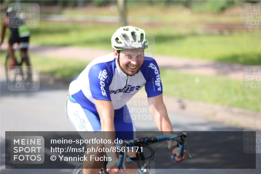 10.08.2025 - GEWOBA Citytriathlon Bremen Yannick Fuchs http://msf.ph/oto/8561171 10.08.2025 14:21:24 Radfahren 6, 177 meine-sportfotos.de