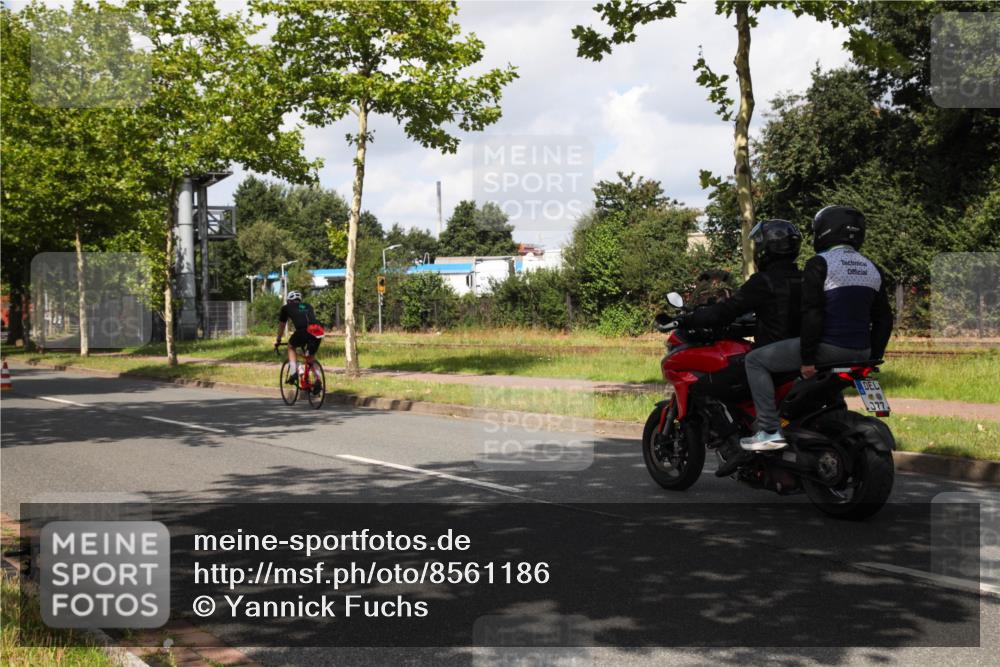 10.08.2025 - GEWOBA Citytriathlon Bremen Yannick Fuchs http://msf.ph/oto/8561186 10.08.2025 12:13:52 Radfahren 568, 590, 621, 664, 733, 776, 823, 863, 873, 950, 951, 1017 meine-sportfotos.de