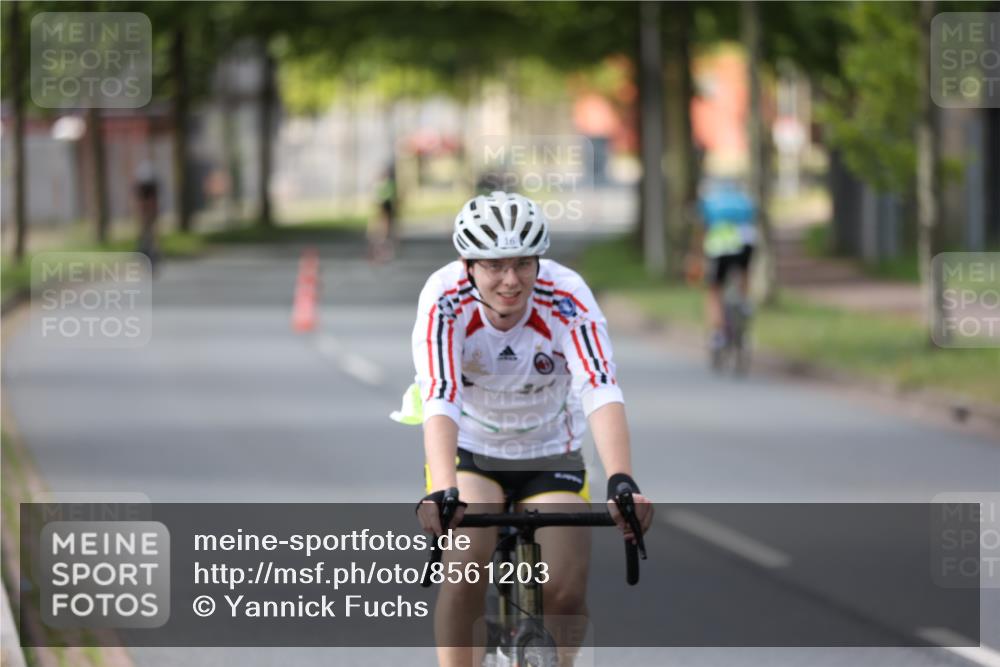 10.08.2025 - GEWOBA Citytriathlon Bremen Yannick Fuchs http://msf.ph/oto/8561203 10.08.2025 14:21:35 Radfahren 9, 140, 177, 334 meine-sportfotos.de