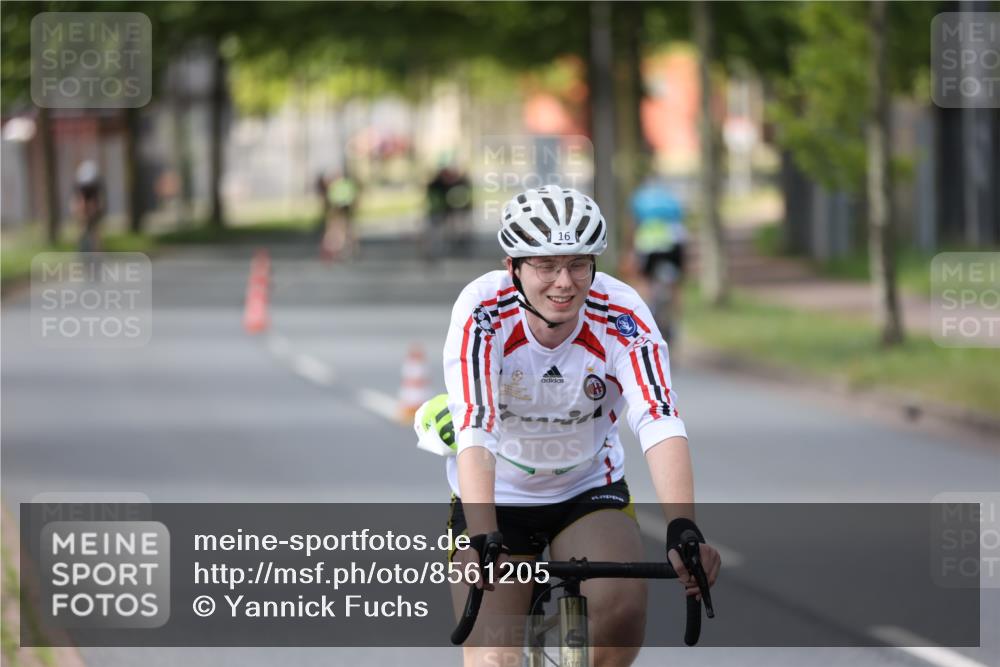 10.08.2025 - GEWOBA Citytriathlon Bremen Yannick Fuchs http://msf.ph/oto/8561205 10.08.2025 14:21:35 Radfahren 9, 140, 177, 334 meine-sportfotos.de