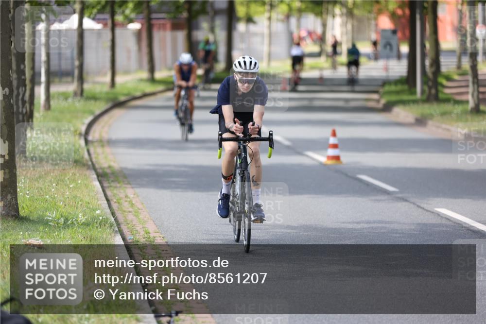 10.08.2025 - GEWOBA Citytriathlon Bremen Yannick Fuchs http://msf.ph/oto/8561207 10.08.2025 14:21:41 Radfahren 9, 140, 160, 177, 211, 283, 334 meine-sportfotos.de