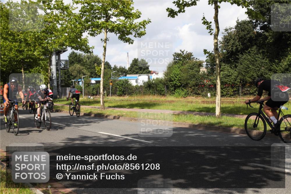 10.08.2025 - GEWOBA Citytriathlon Bremen Yannick Fuchs http://msf.ph/oto/8561208 10.08.2025 12:14:04 Radfahren 568, 587, 590, 615, 616, 630, 689, 733, 788, 863, 873, 950, 951, 1030 meine-sportfotos.de