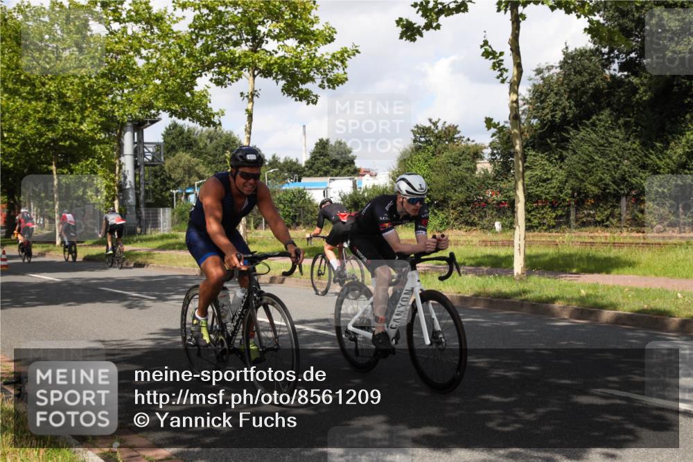 10.08.2025 - GEWOBA Citytriathlon Bremen Yannick Fuchs http://msf.ph/oto/8561209 10.08.2025 12:14:05 Radfahren 587, 590, 615, 616, 630, 689, 733, 788, 863, 873, 950, 951, 1030 meine-sportfotos.de
