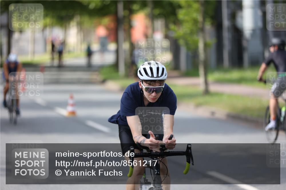 10.08.2025 - GEWOBA Citytriathlon Bremen Yannick Fuchs http://msf.ph/oto/8561217 10.08.2025 14:21:42 Radfahren 9, 140, 160, 177, 211, 283, 334 meine-sportfotos.de
