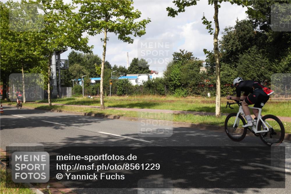 10.08.2025 - GEWOBA Citytriathlon Bremen Yannick Fuchs http://msf.ph/oto/8561229 10.08.2025 12:14:18 Radfahren 587, 615, 616, 630, 655, 681, 689, 708, 735, 788, 793, 801, 888, 1030 meine-sportfotos.de