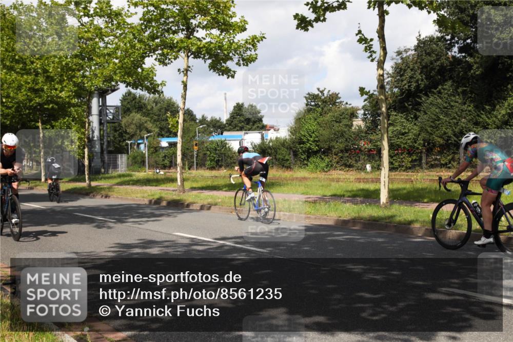 10.08.2025 - GEWOBA Citytriathlon Bremen Yannick Fuchs http://msf.ph/oto/8561235 10.08.2025 12:14:20 Radfahren 587, 615, 616, 630, 655, 681, 708, 735, 788, 793, 801, 888, 1030 meine-sportfotos.de