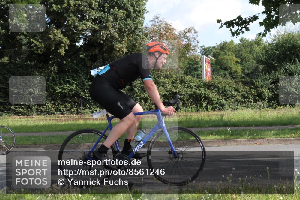 10.08.2025 - GEWOBA Citytriathlon Bremen Yannick Fuchs http://msf.ph/oto/8561246 10.08.2025 10:39:52 Radfahren 55, 57, 59, 77, 143, 193, 201, 209, 398, 496 meine-sportfotos.de