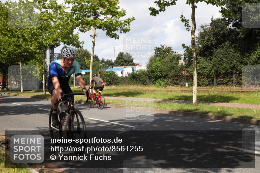 10.08.2025 - GEWOBA Citytriathlon Bremen Yannick Fuchs http://msf.ph/oto/8561255 10.08.2025 12:14:29 Radfahren 632, 655, 681, 708, 735, 738, 793, 801, 806, 838, 888 meine-sportfotos.de