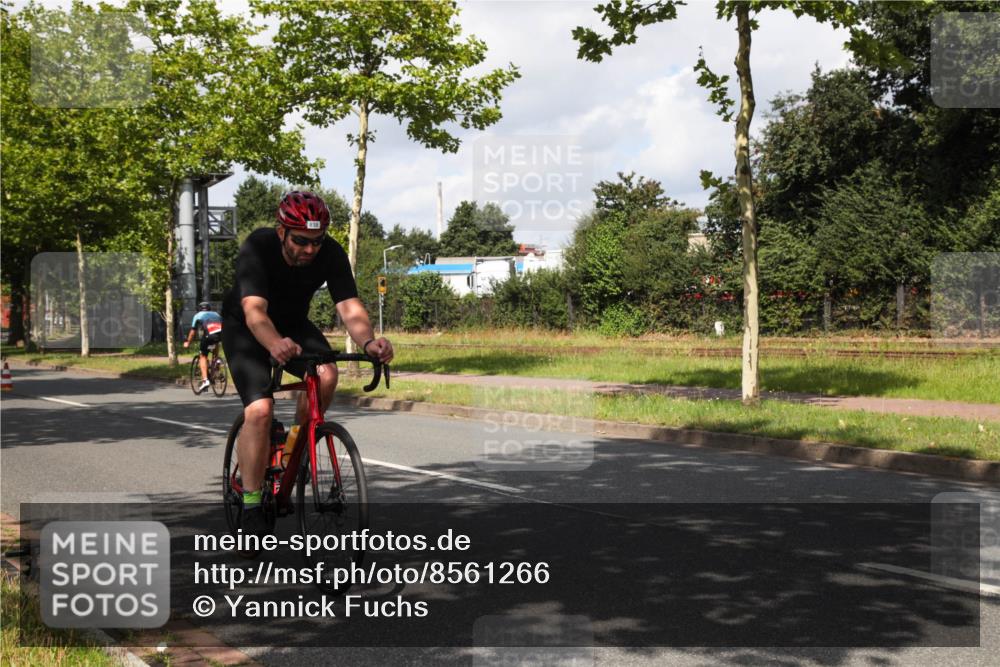 10.08.2025 - GEWOBA Citytriathlon Bremen Yannick Fuchs http://msf.ph/oto/8561266 10.08.2025 12:14:39 Radfahren 632, 635, 681, 708, 735, 736, 738, 806, 838 meine-sportfotos.de