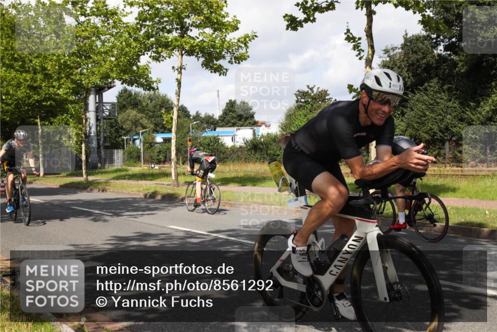 10.08.2025 - GEWOBA Citytriathlon Bremen Yannick Fuchs http://msf.ph/oto/8561292 10.08.2025 12:14:59 Radfahren 551, 564, 627, 635, 657, 753, 826, 852, 857, 895, 897, 959, 1011, 1020 meine-sportfotos.de